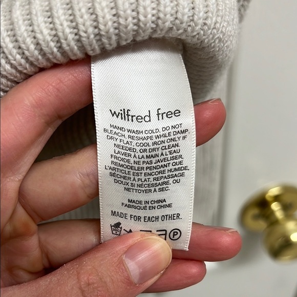 Aritzia Wilfred Free Laurel 100% Wool Turtleneck | Size M Birch - Picture 9 of 12